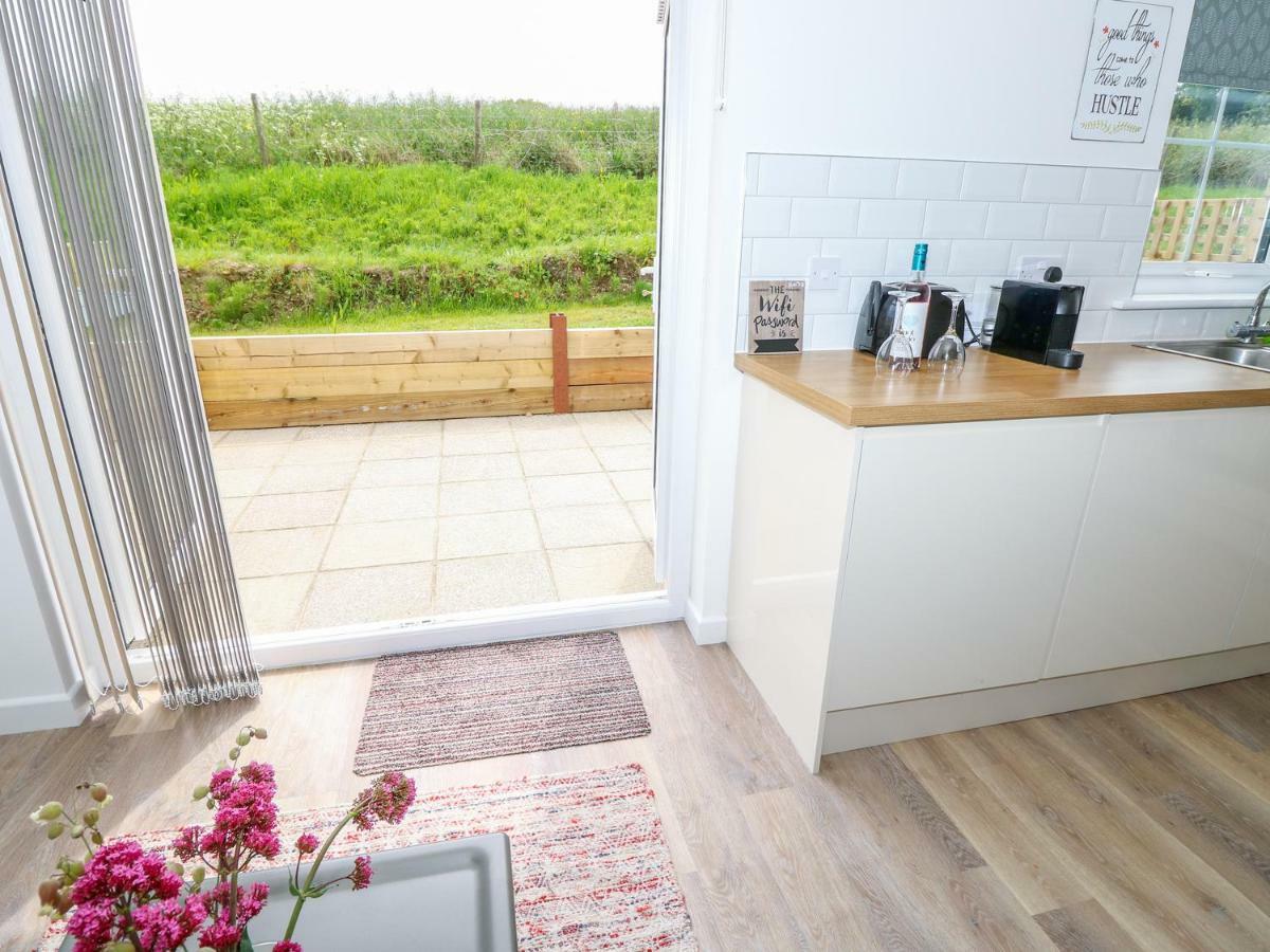 6 Yarmouth Cottages Freshwater Eksteriør billede